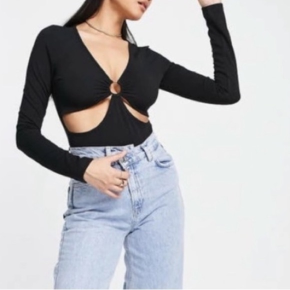 NWOT Topshop O-Ring Cutout Long Sleeve Ribbed Bodysuit in Black. Size S - Picture 1 of 4